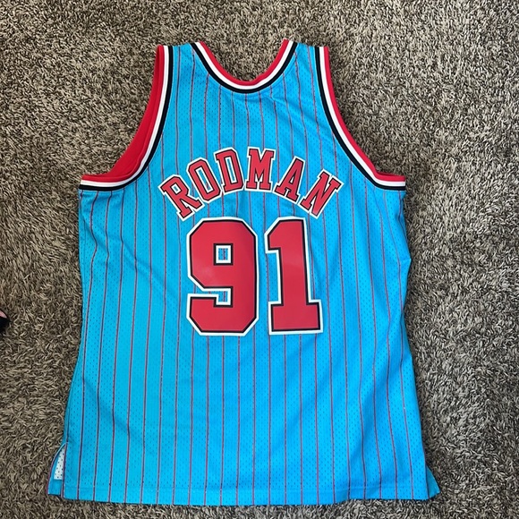 Dennis Rodman jersey - Picture 2 of 2